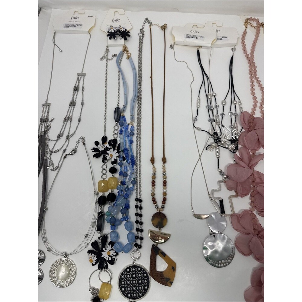 Lot Of 17 Jewelry Necklaces CATO Statement Spring Summer Costume Long Flower - Picture 4 of 16